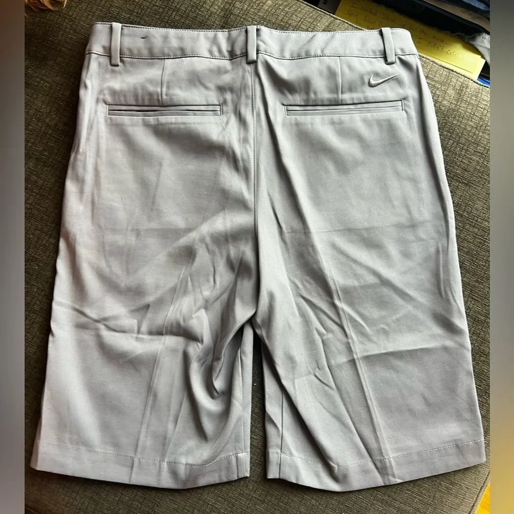 Nike Dri Fit Golf Gray Flat Front Youth Shorts Size L Casual Schoolcore Kidcore